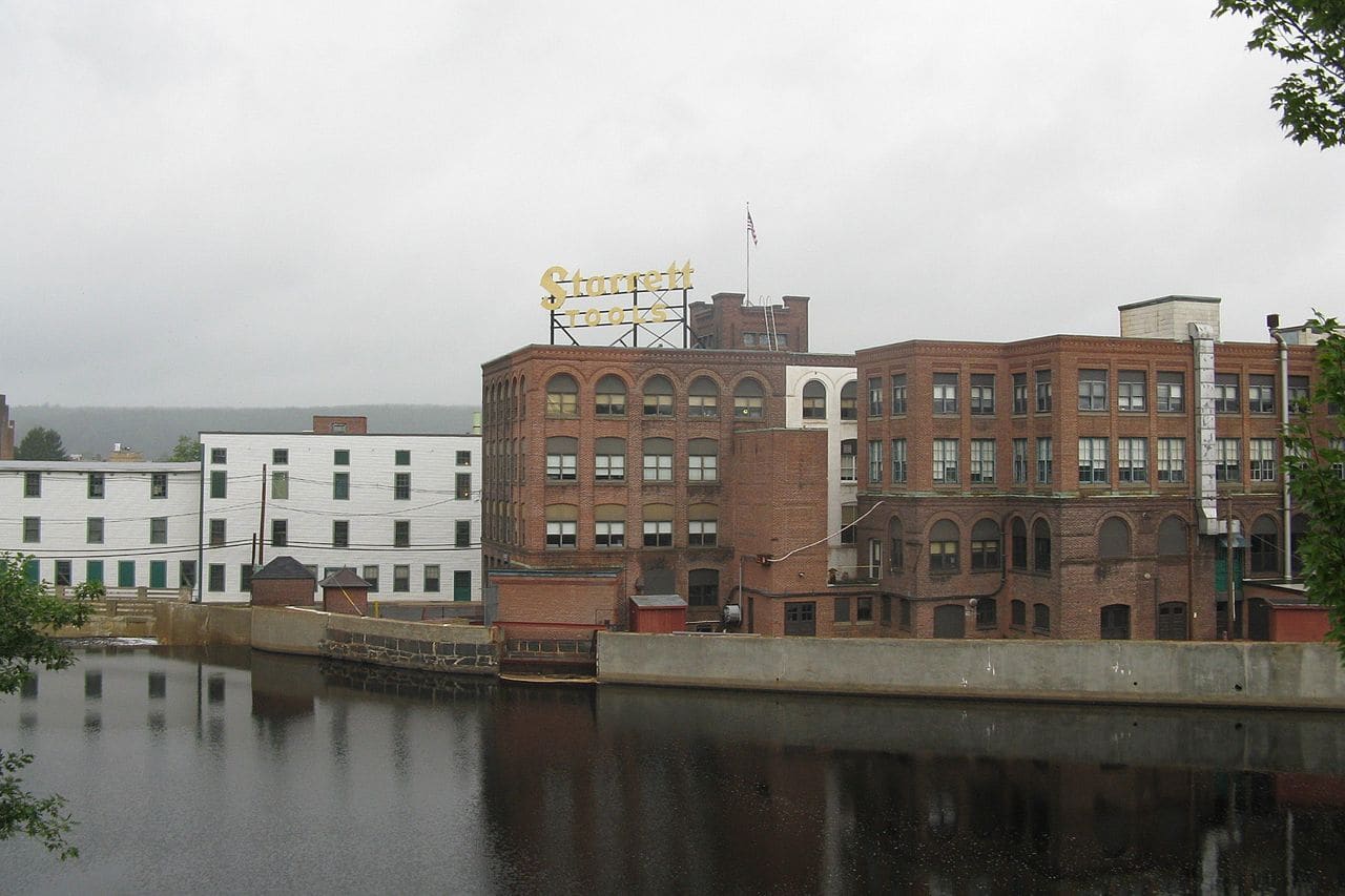 1280px-Starrett_Tools,_Athol_MA.John.Phelan