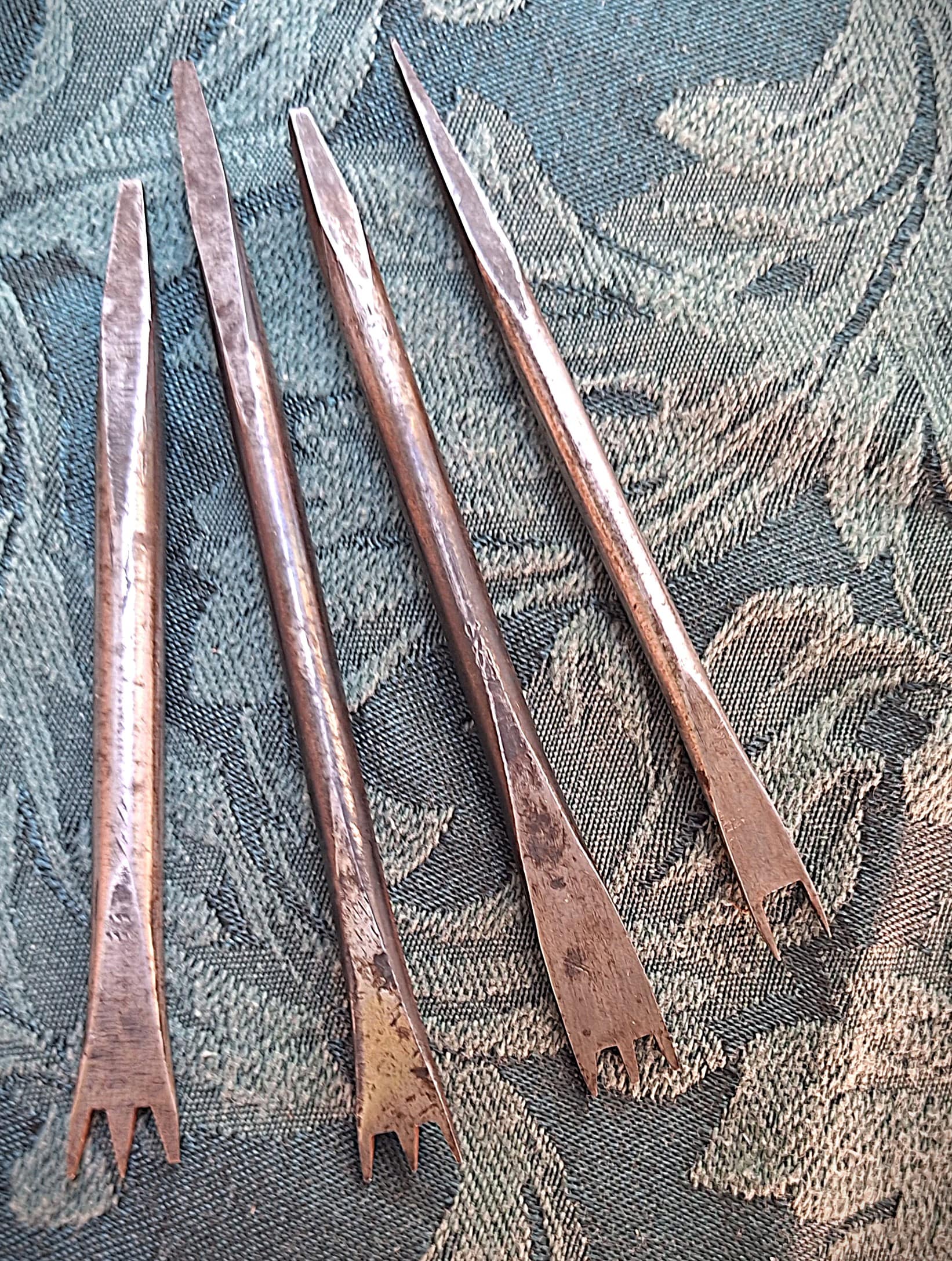 Piano.String.Awls