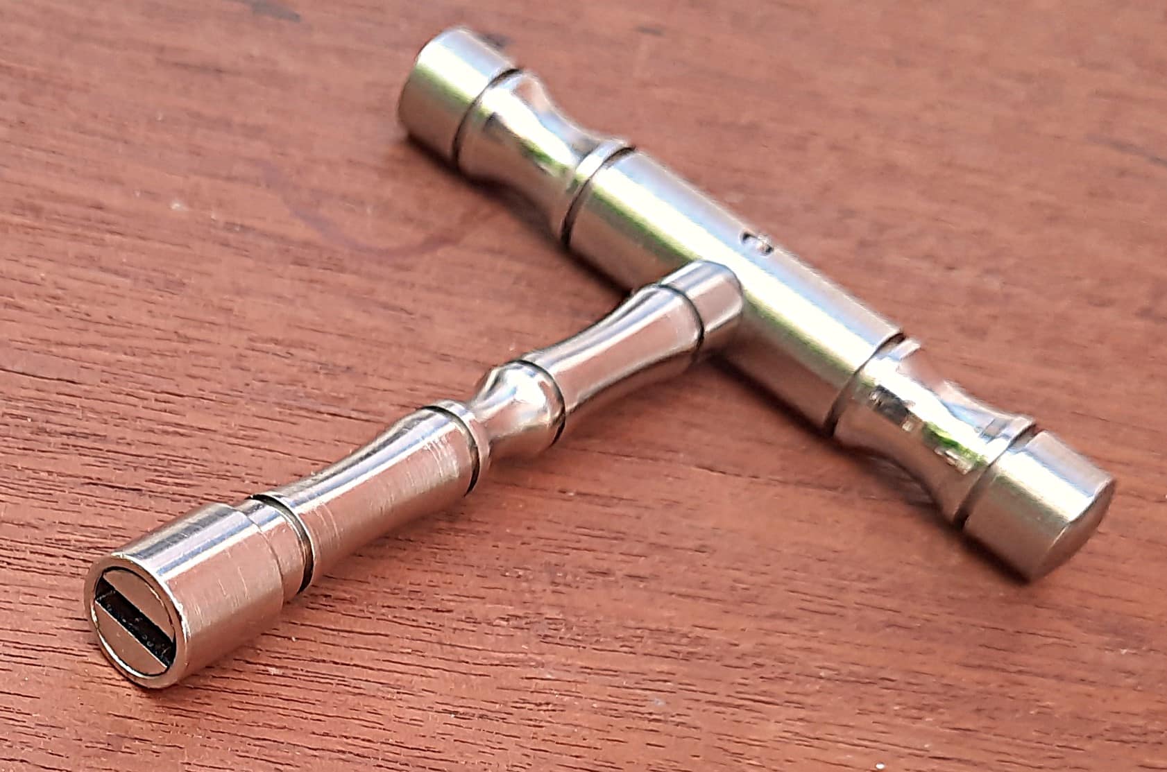 Historical.tuning.hammer.flat.pins