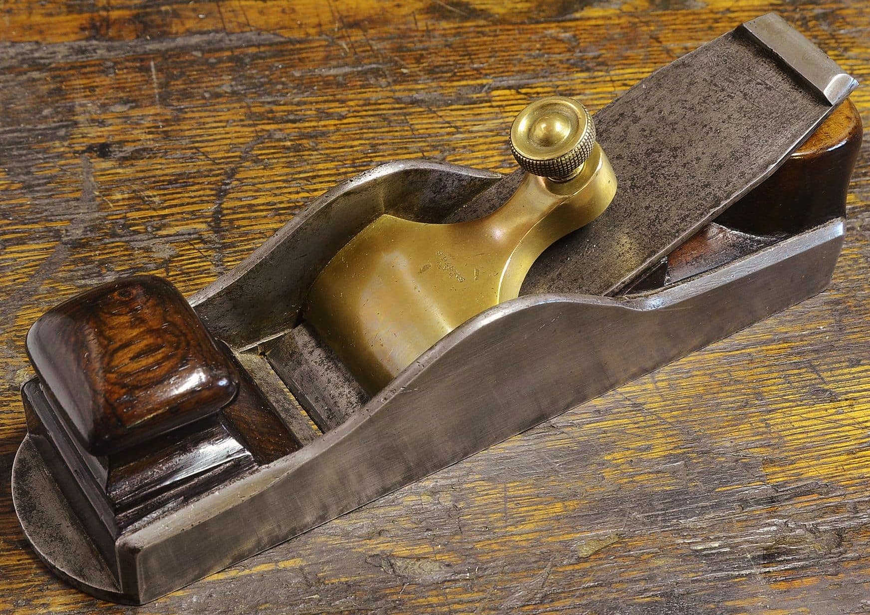 Spiers.inp_.tre_.long_.lever_.cap_