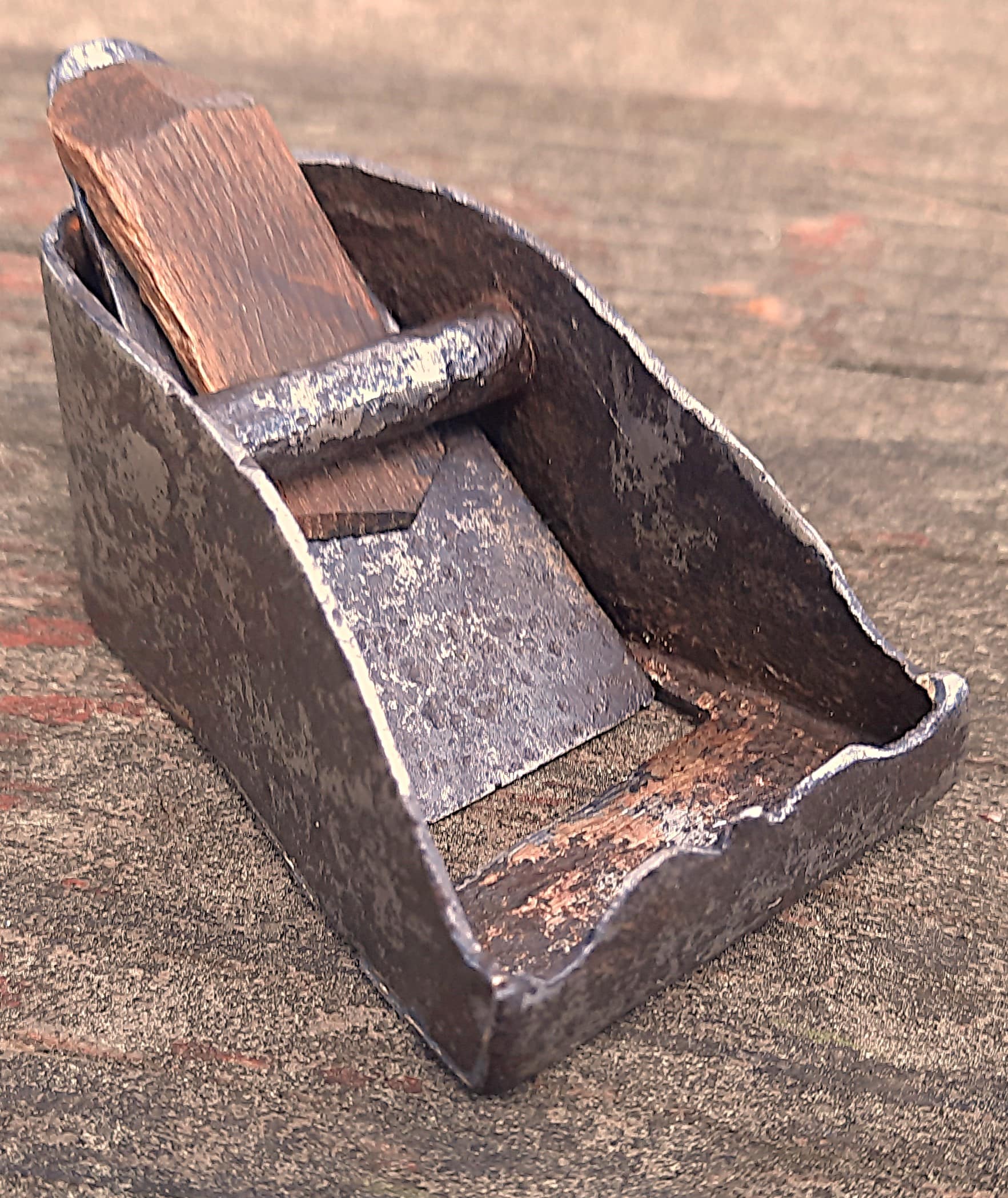 Early.luthier.plane.accolade.5