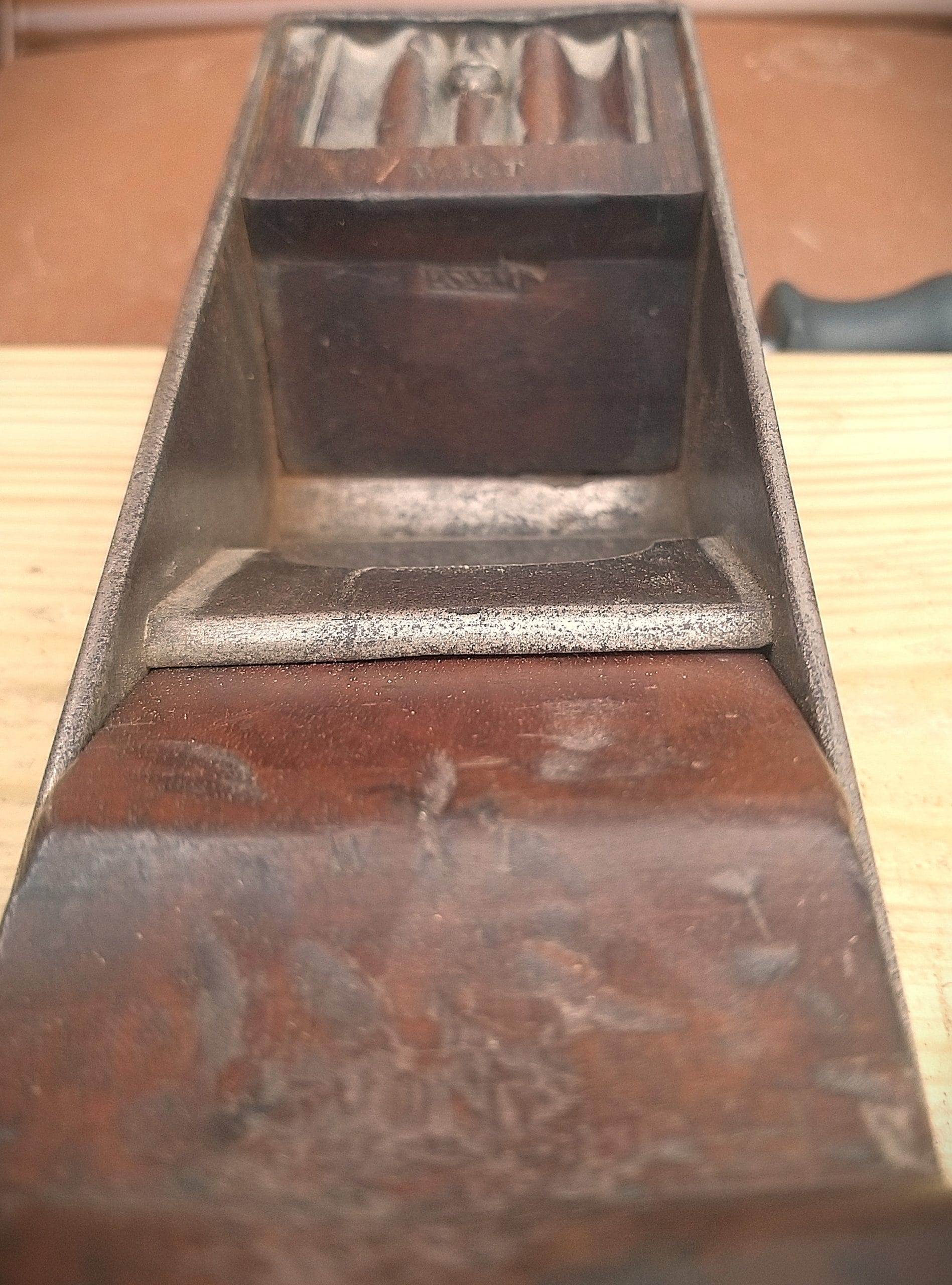 I.Sym.Mitre.Plane.Neil.Gibb.4