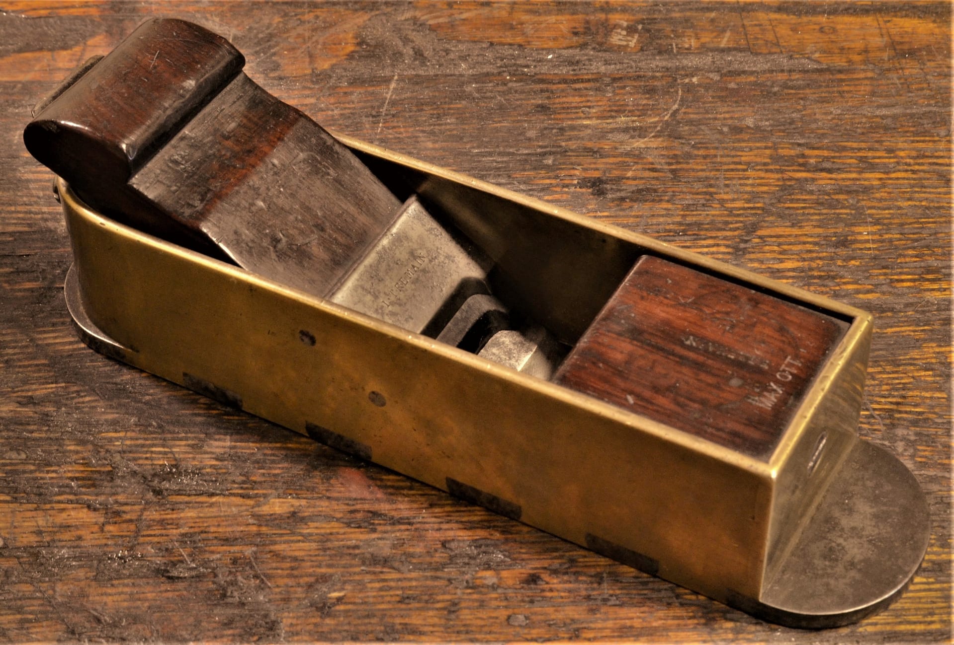 I.Tremain.Gunmetal.Mitre.Plane.Ash.Iron