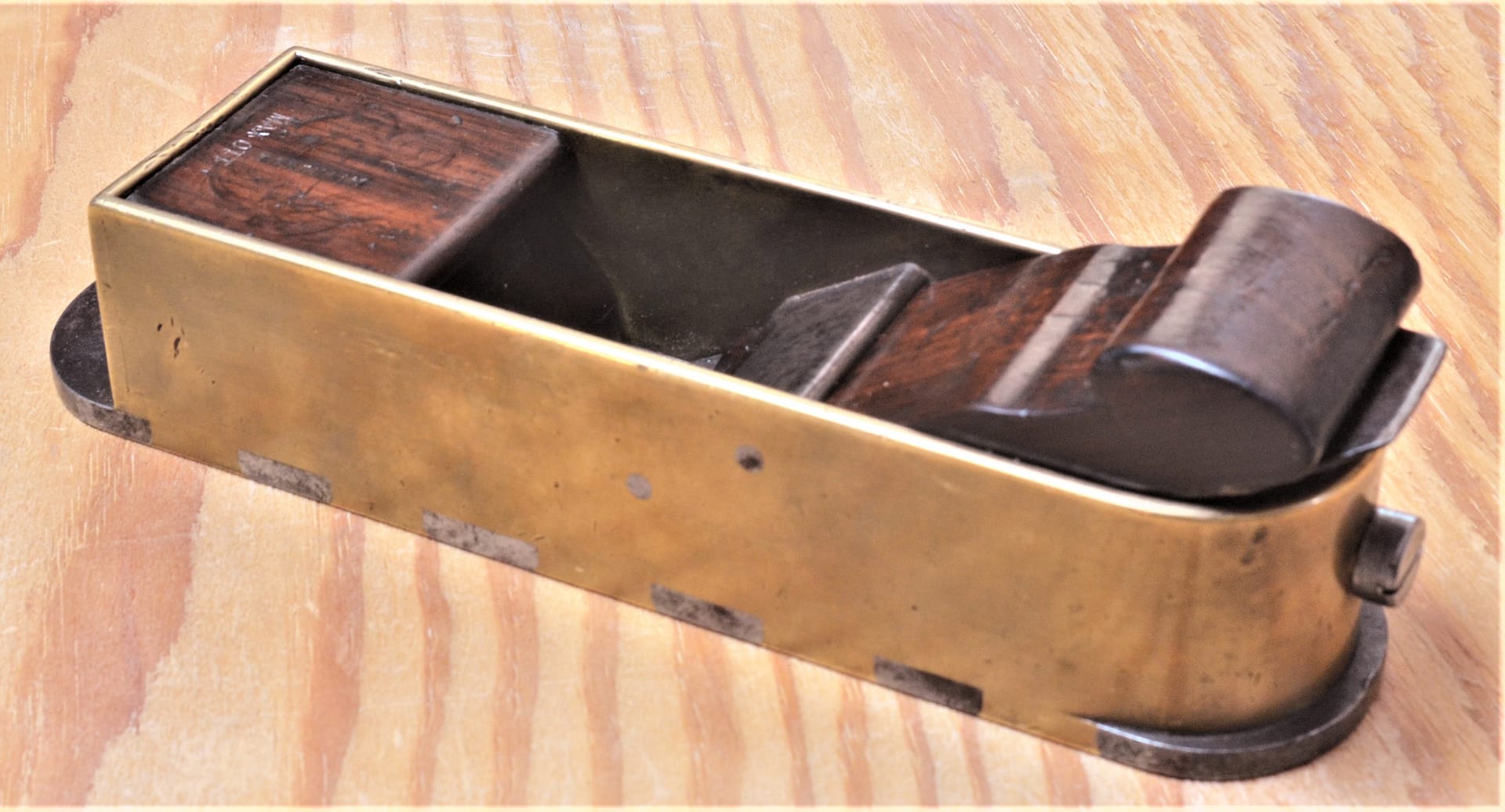 I.Tremain,Mitre.Plane.Heel.2