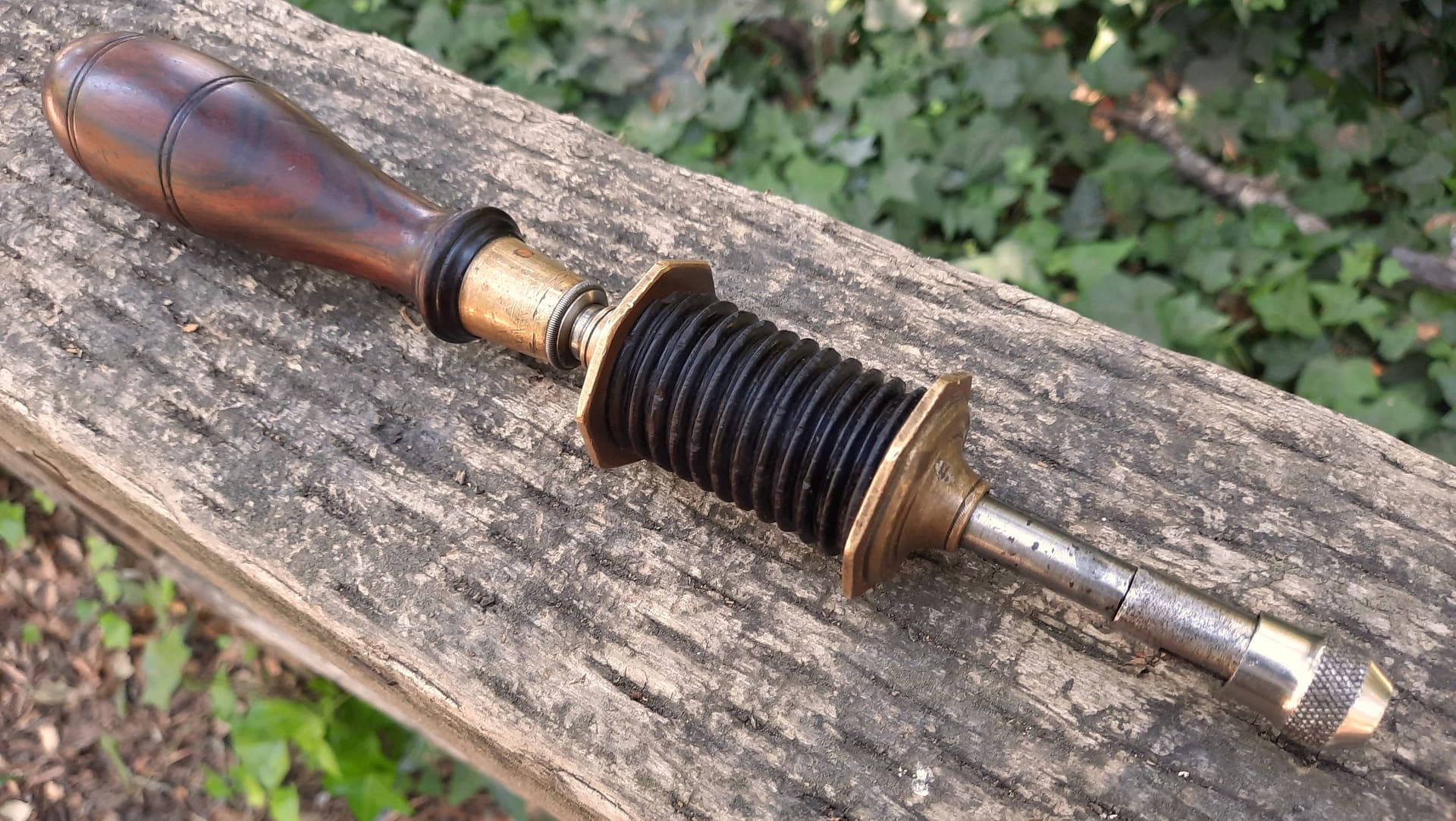 Bow.Drill.with.Goodells.No.230.Brace.Chuck.2.