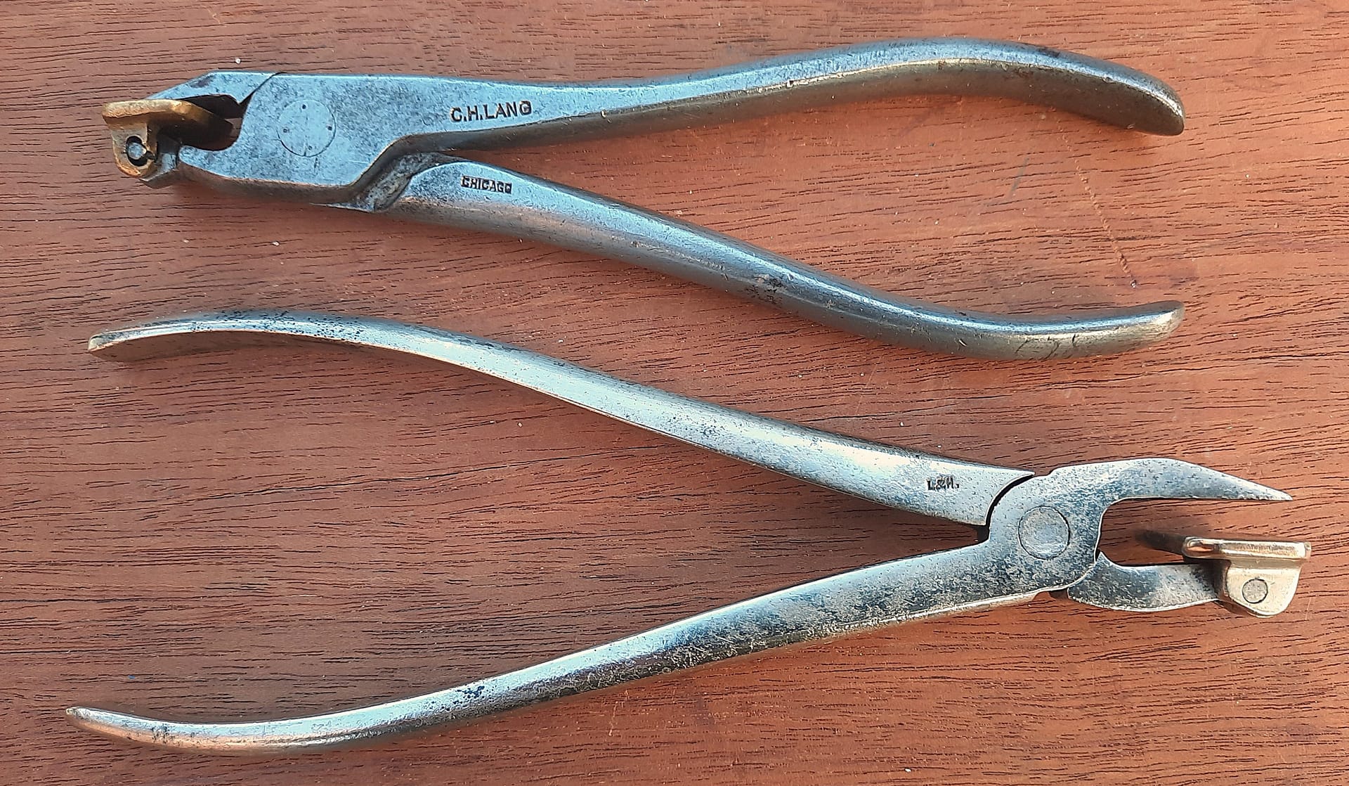 Lang.L.and.H.Key.easing.pliers