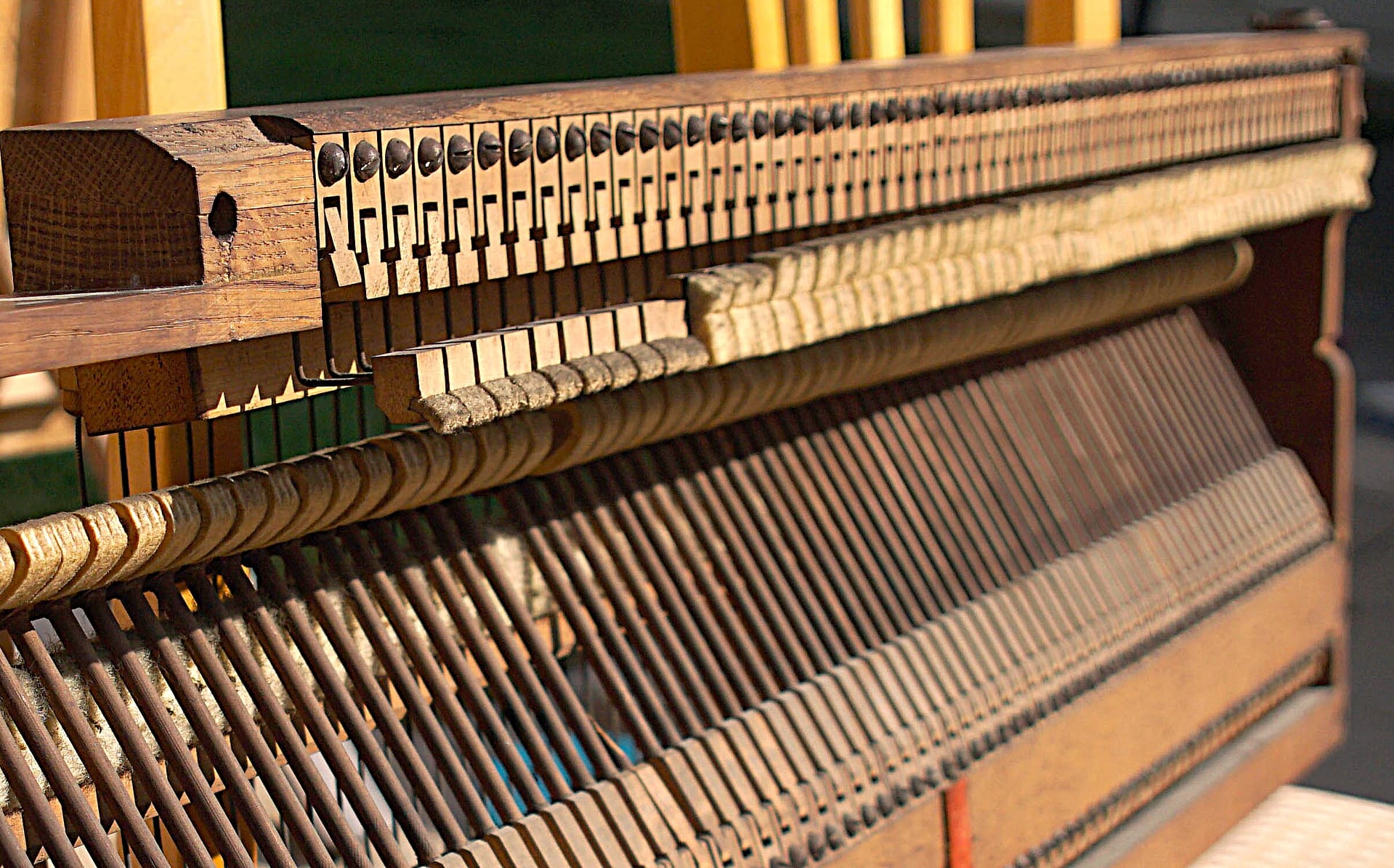 Overdamper.Action.Tom.Lewis