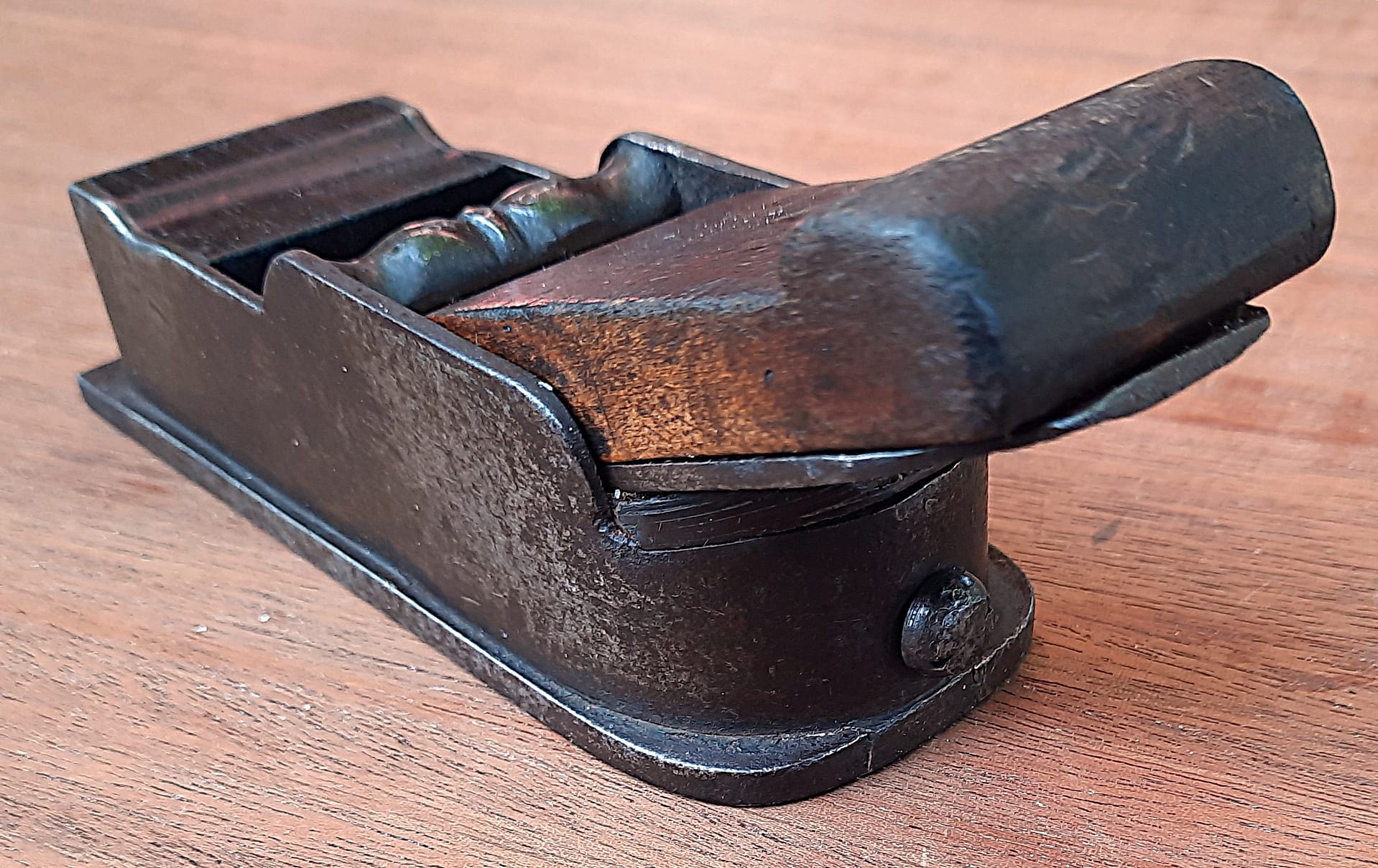 Early.Eur.small.mitre.plane.2