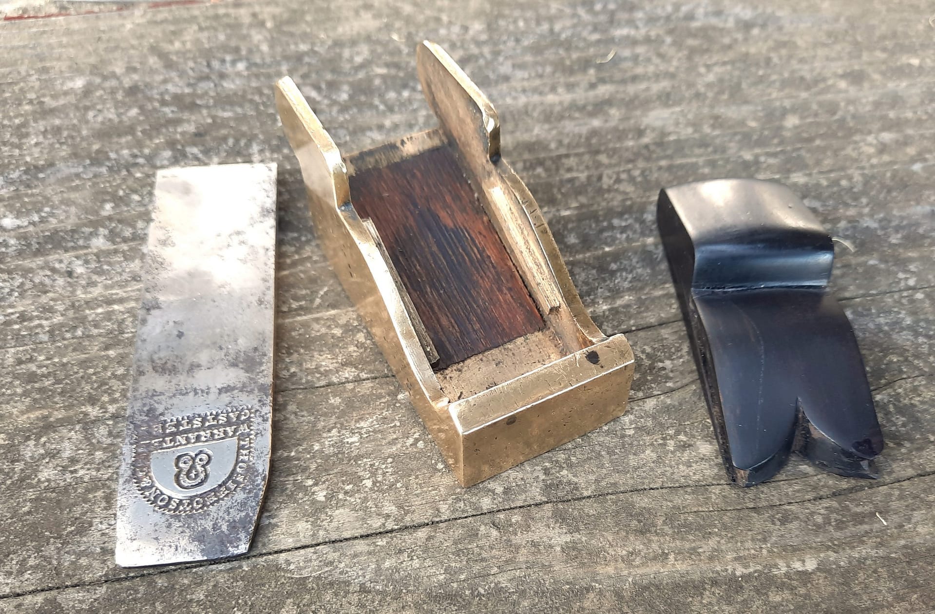 Badger.Chariot.Plane.Hidden.Lugs