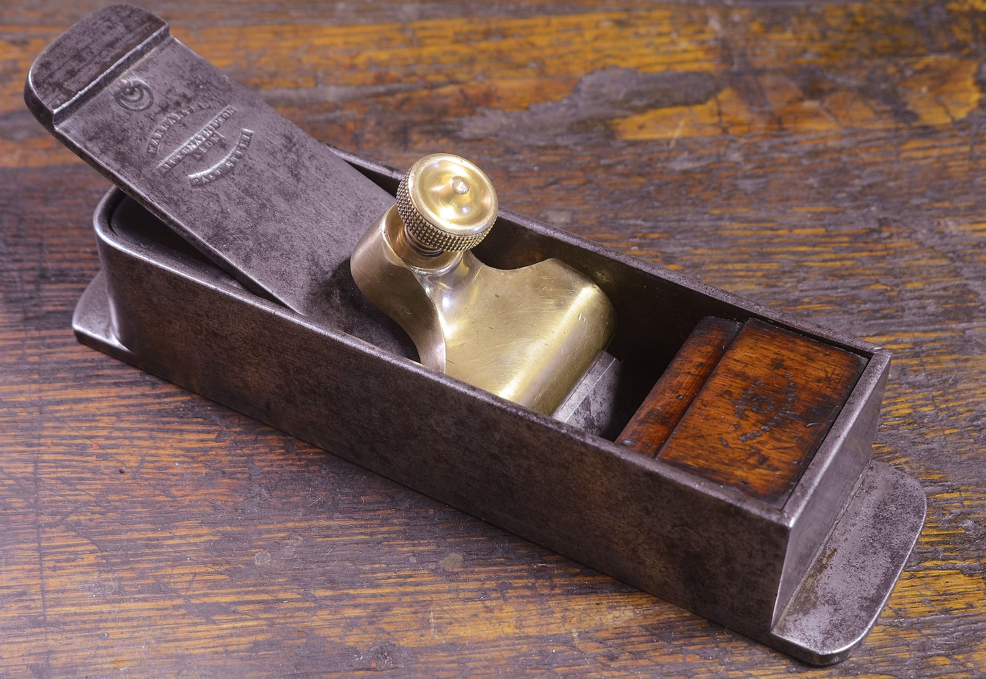 Mathieson.Norris.10.mitre.plane