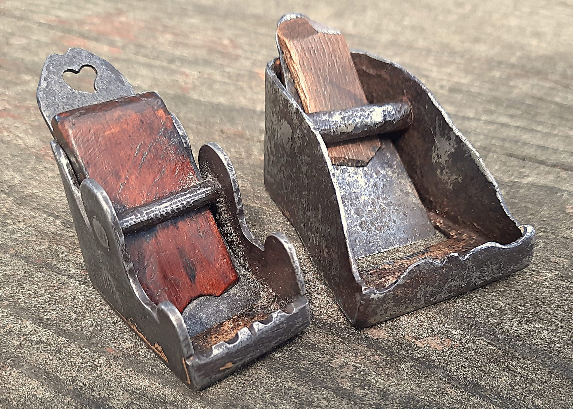 Early.luthier.planes.accolade.7