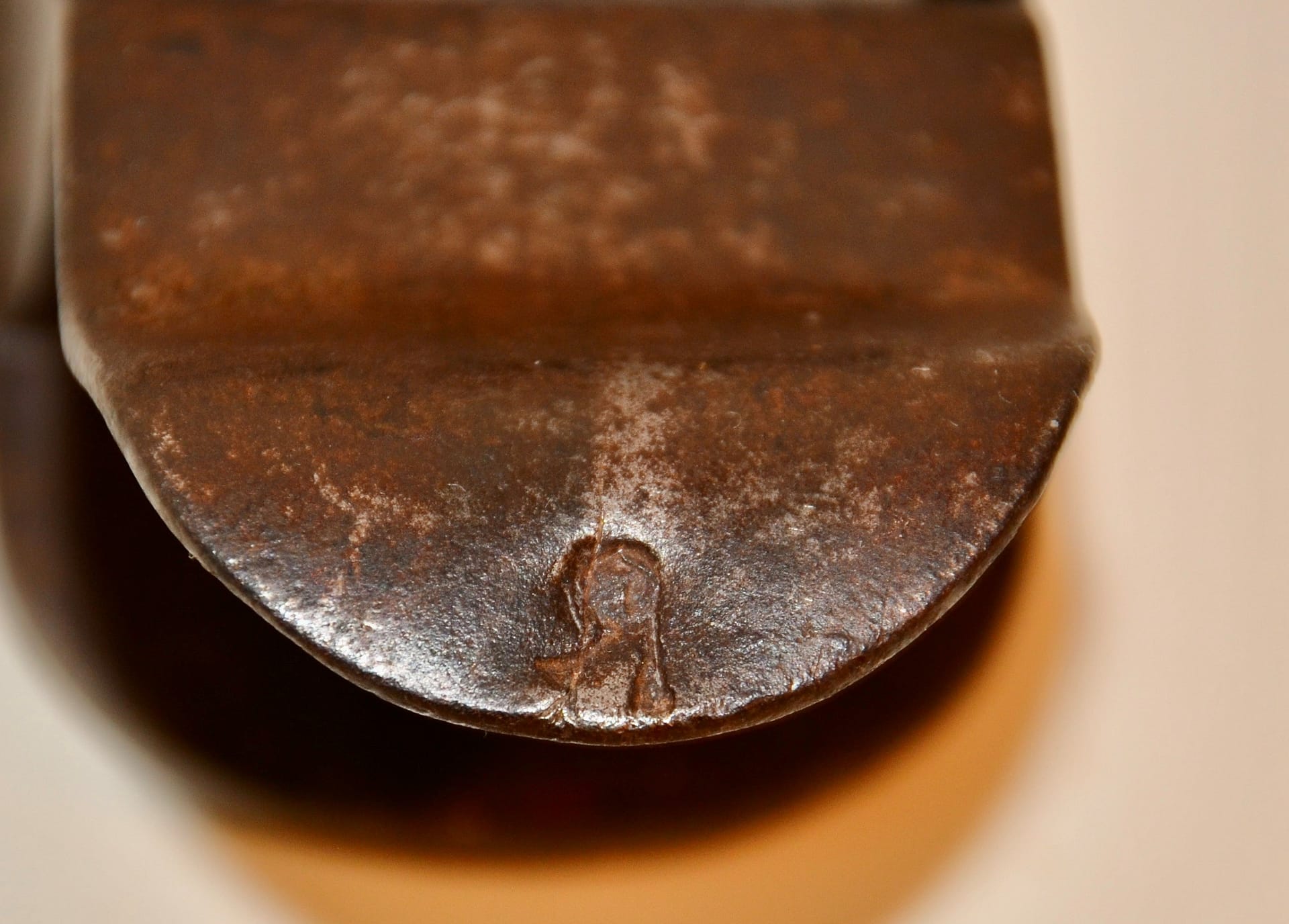 Small.Continental.Mitre.Plane.Blanche.6