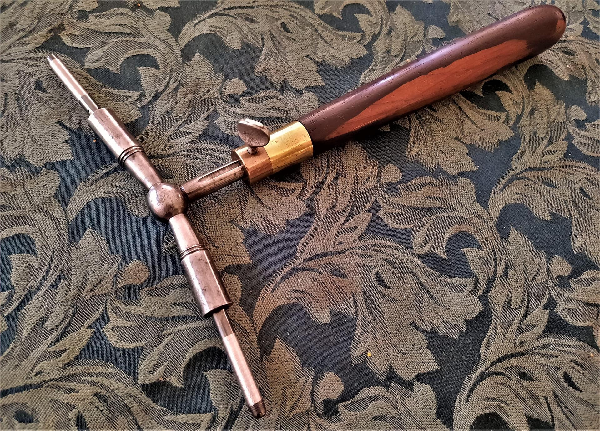 Double.Head.Square.Tuning.pins.pre_1870