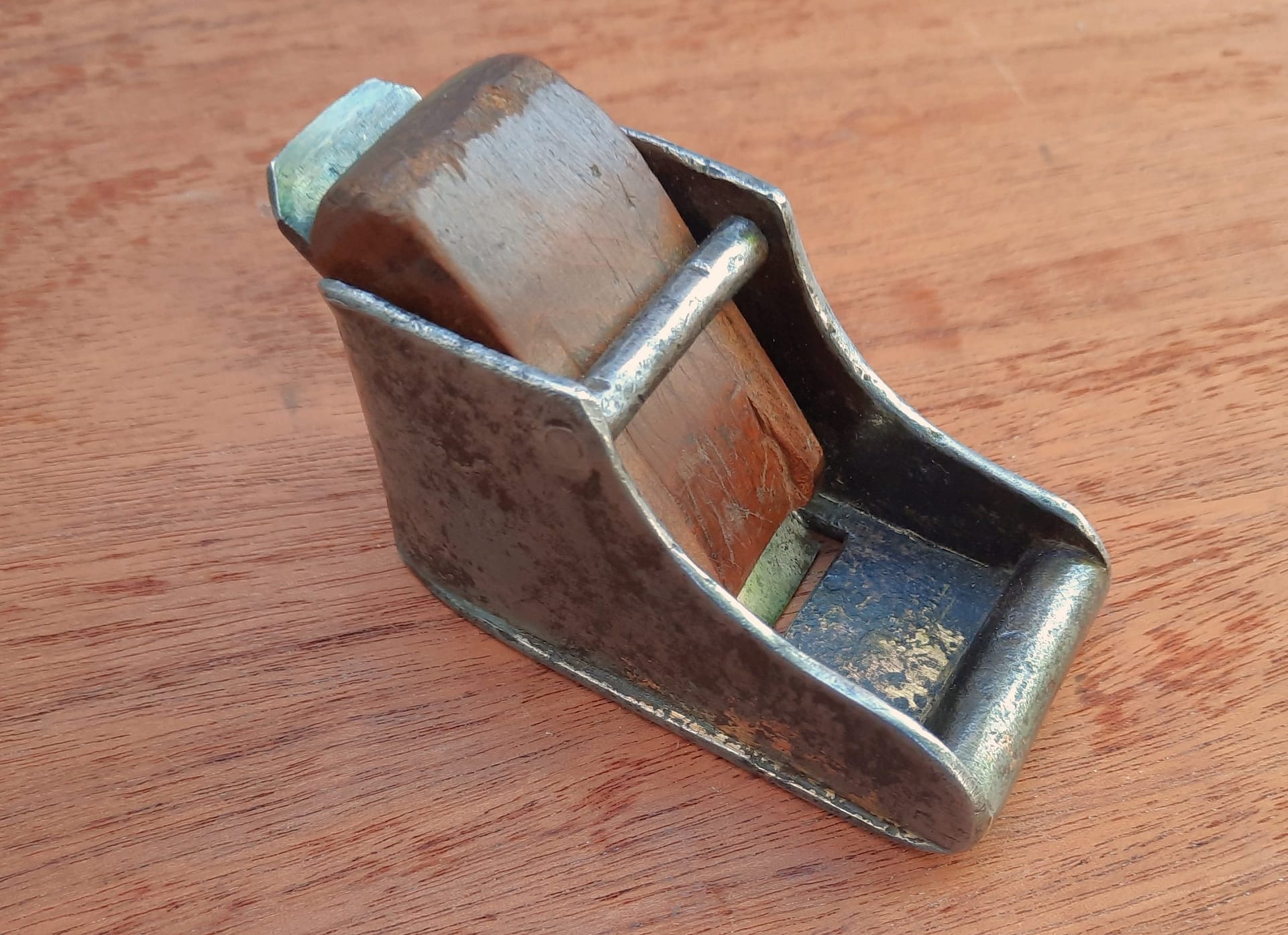 Small.Italian.Iron.Plane.7