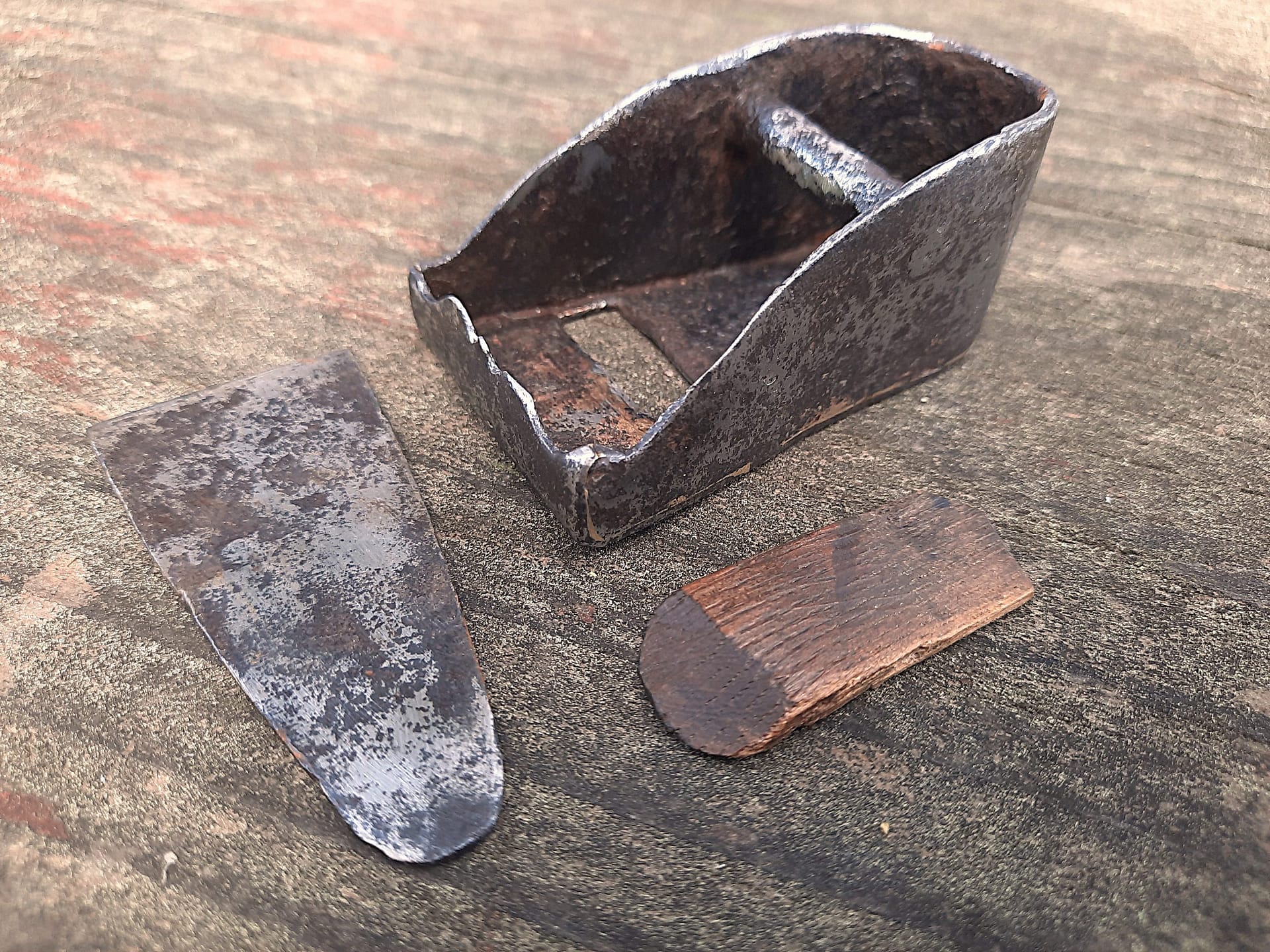 Early.luthier.plane.accolade.6