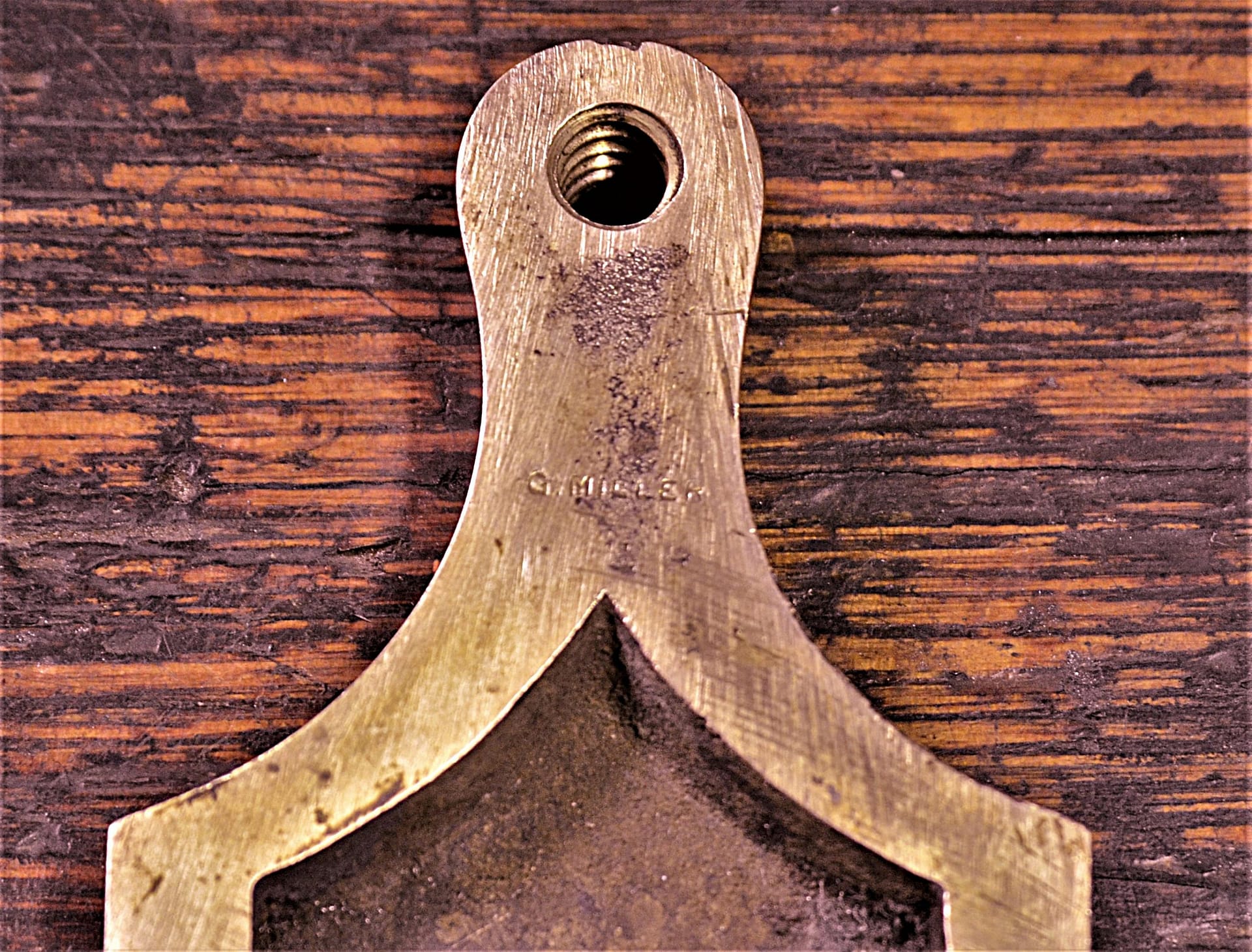 G.Miller.lever_.cap_