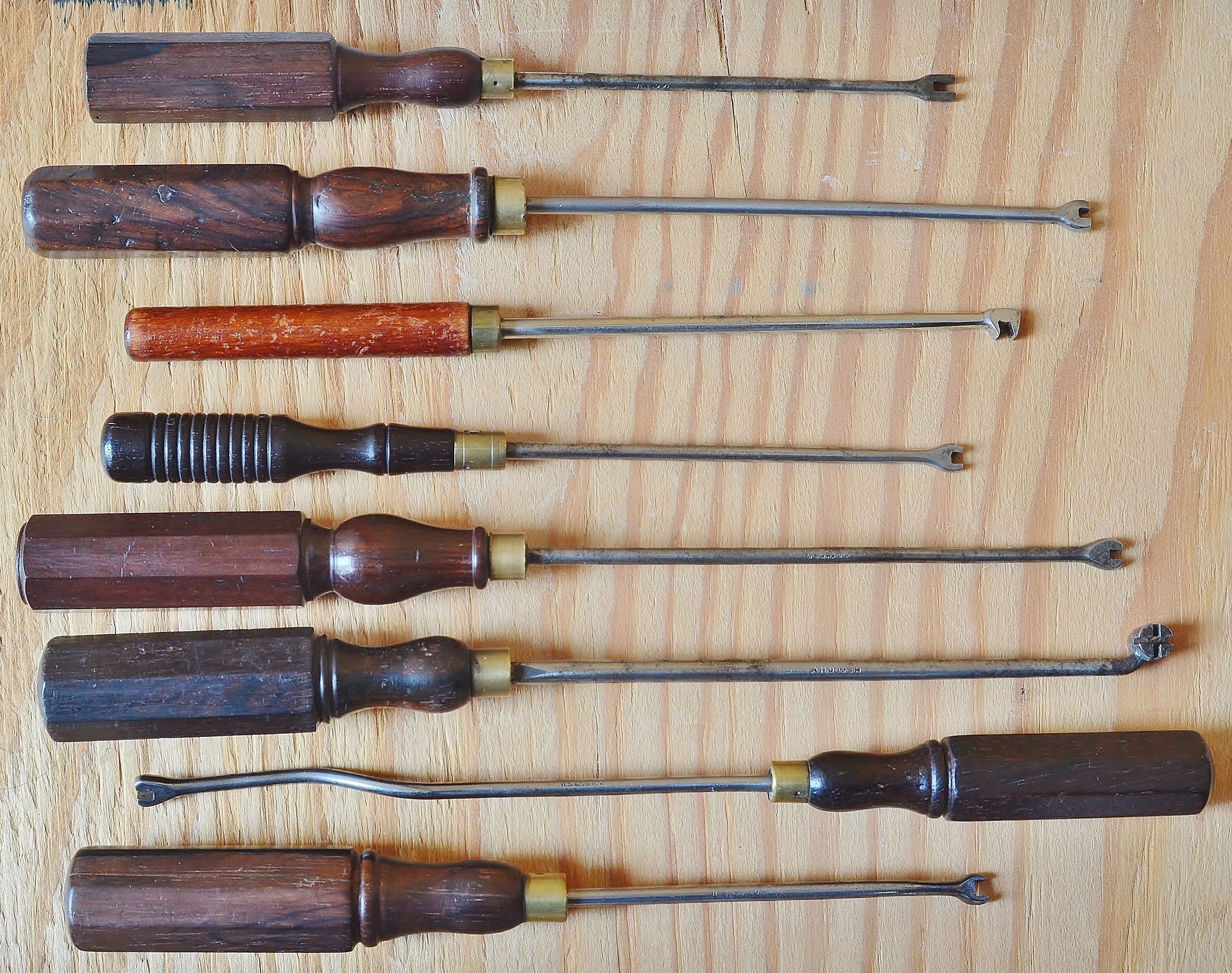 Antique.wire.benders