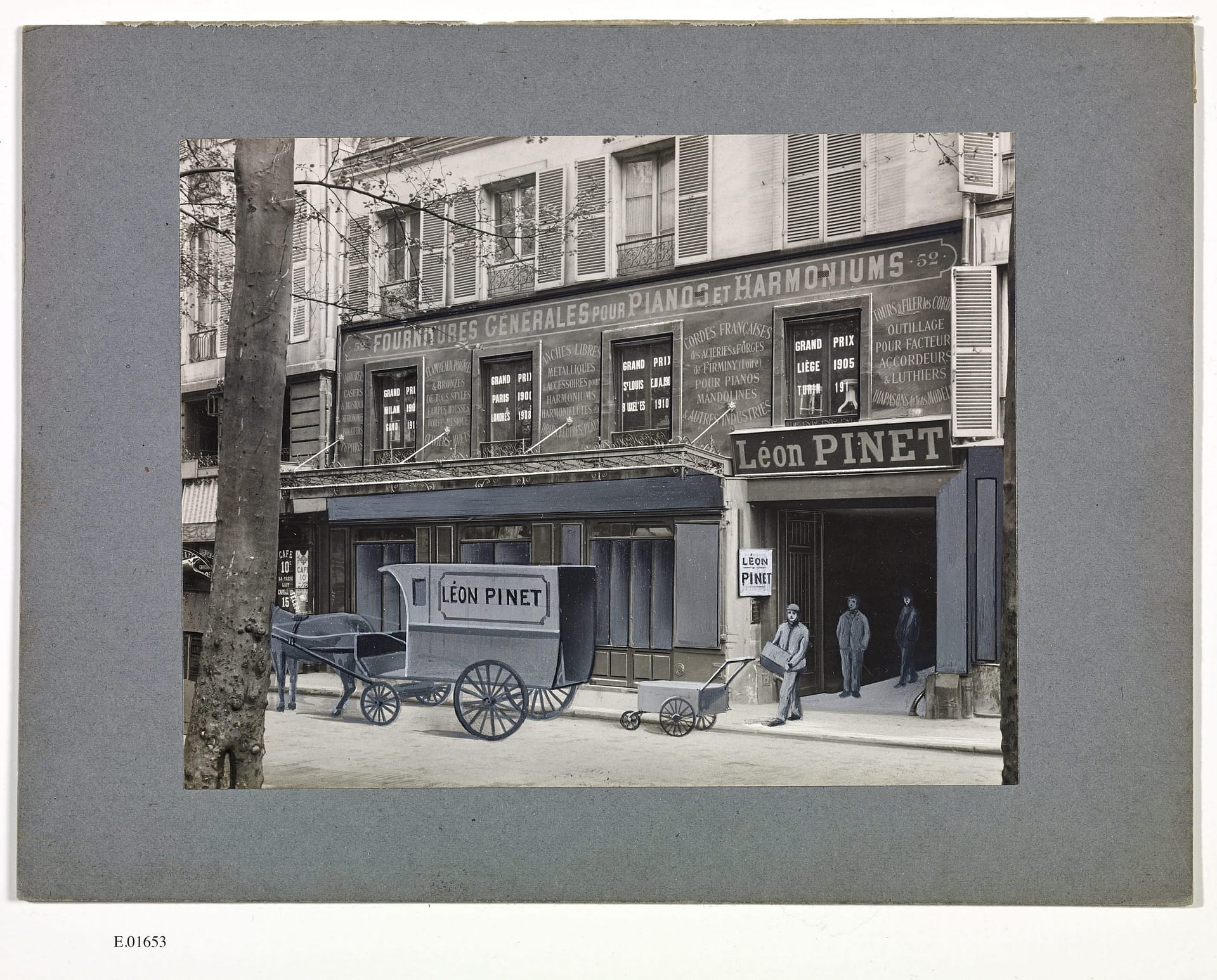 Leon.Pinet_.Shop_.Paris_.France