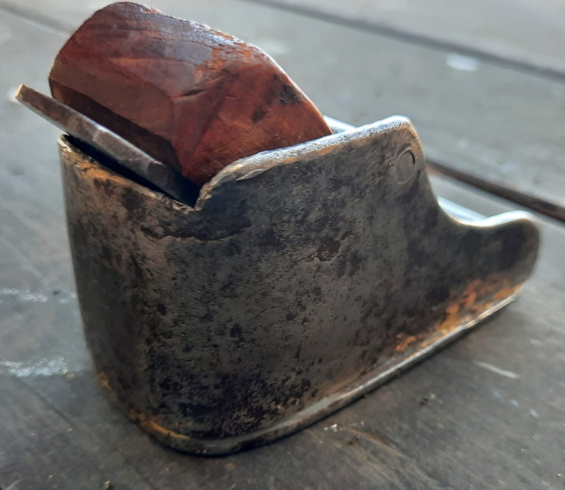 Small.Italian.Iron.Plane.2