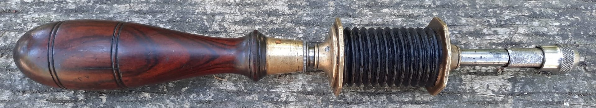 Bow.Drill.with.Goodells.No.230.Brace.Chuck.1