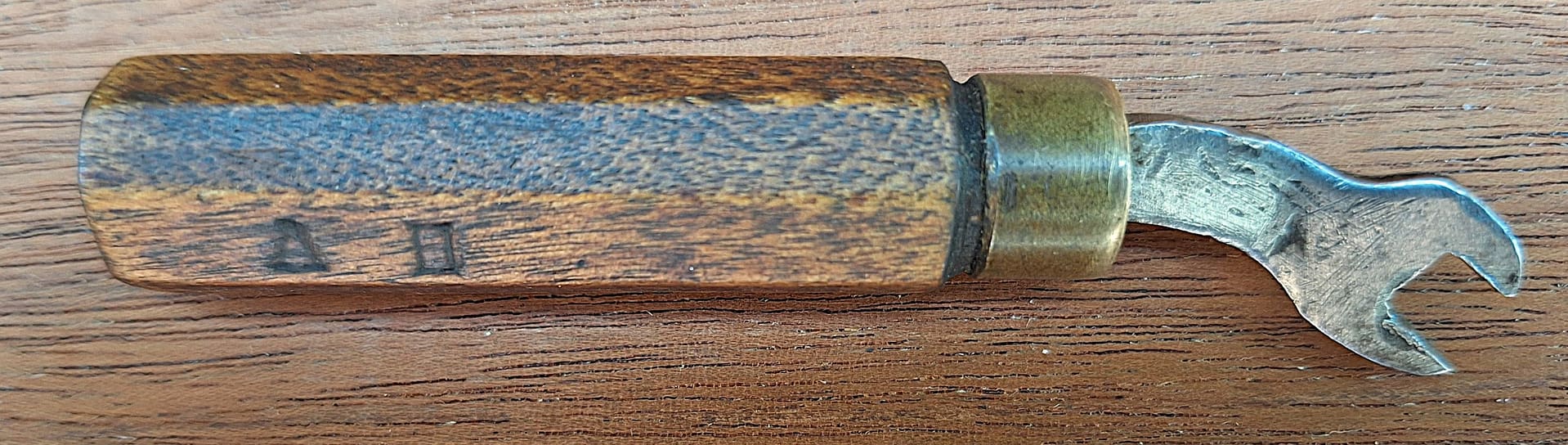 Square.Capstan.wrench.2