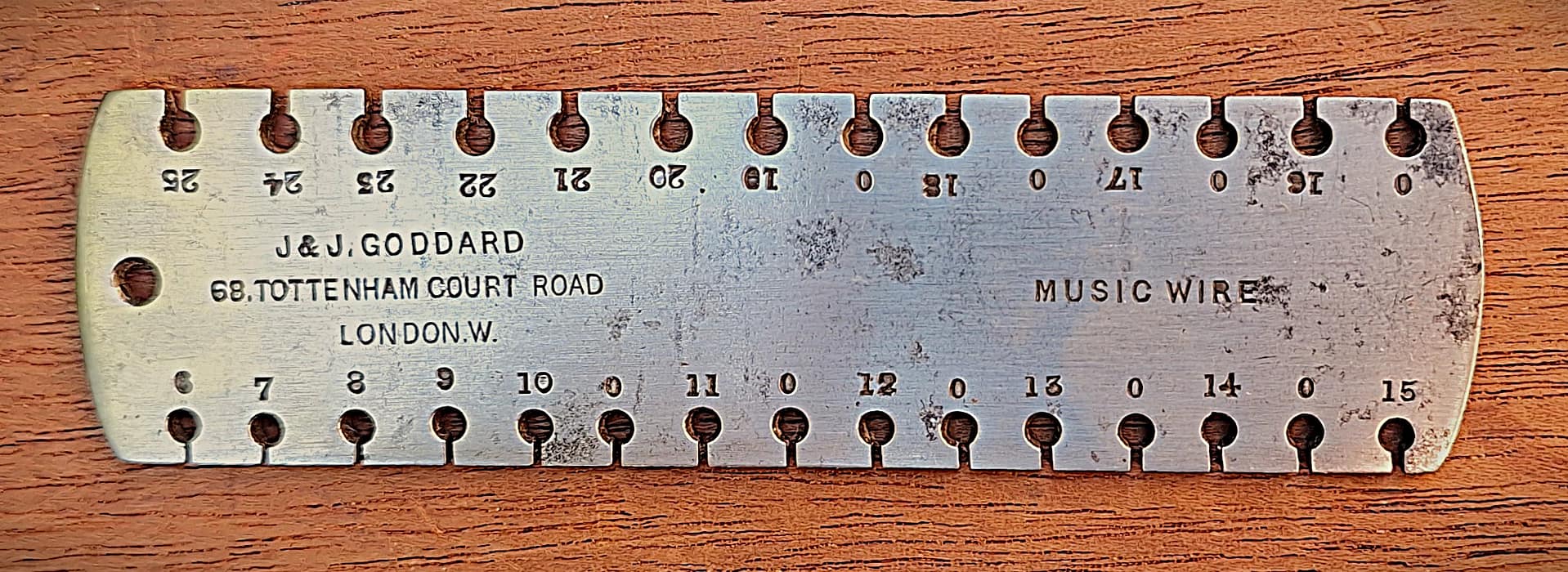 Goddar.music.wire.gauge