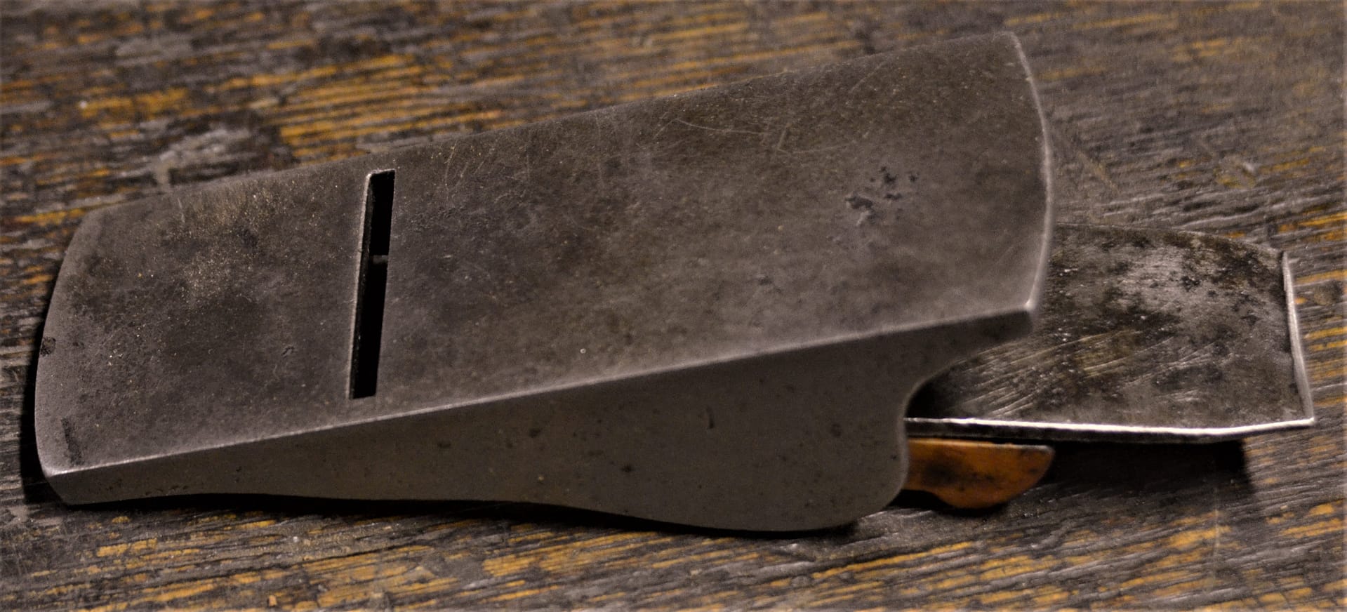 Metallic.block.plane.sole