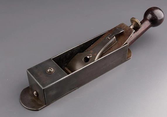 Bailey.Mitre.Plane.Broomstick.2