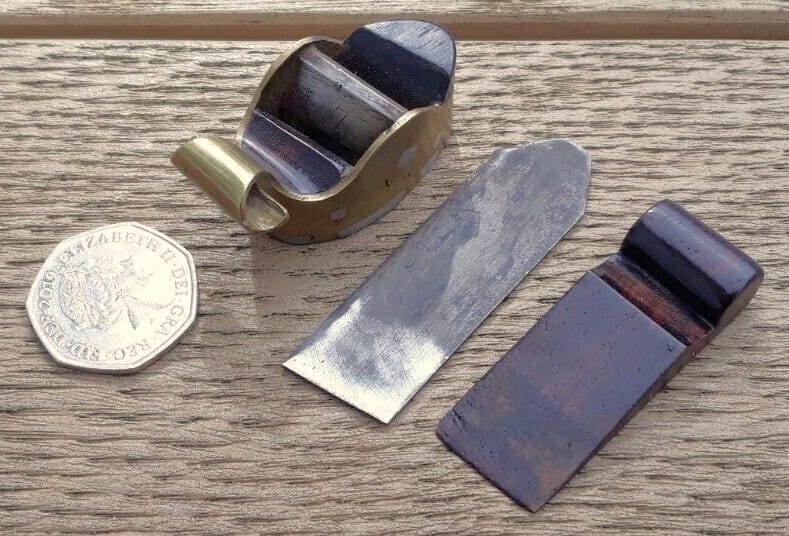 Dovetailed.Violin.Plane.7