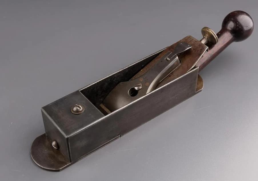 Bailey.Mitre.Plane.Broomstick.2