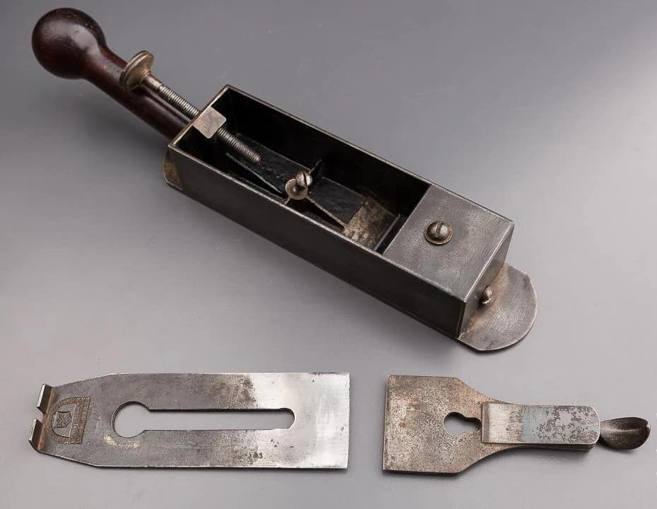 Bailey.Mitre.Plane.Broomstick.8